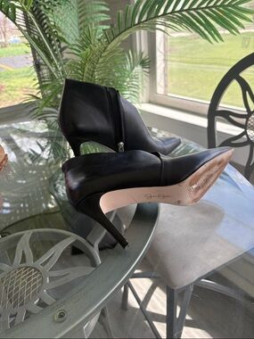 Jessica Simpson Black Leather Pointed Toe Stiletto Booties